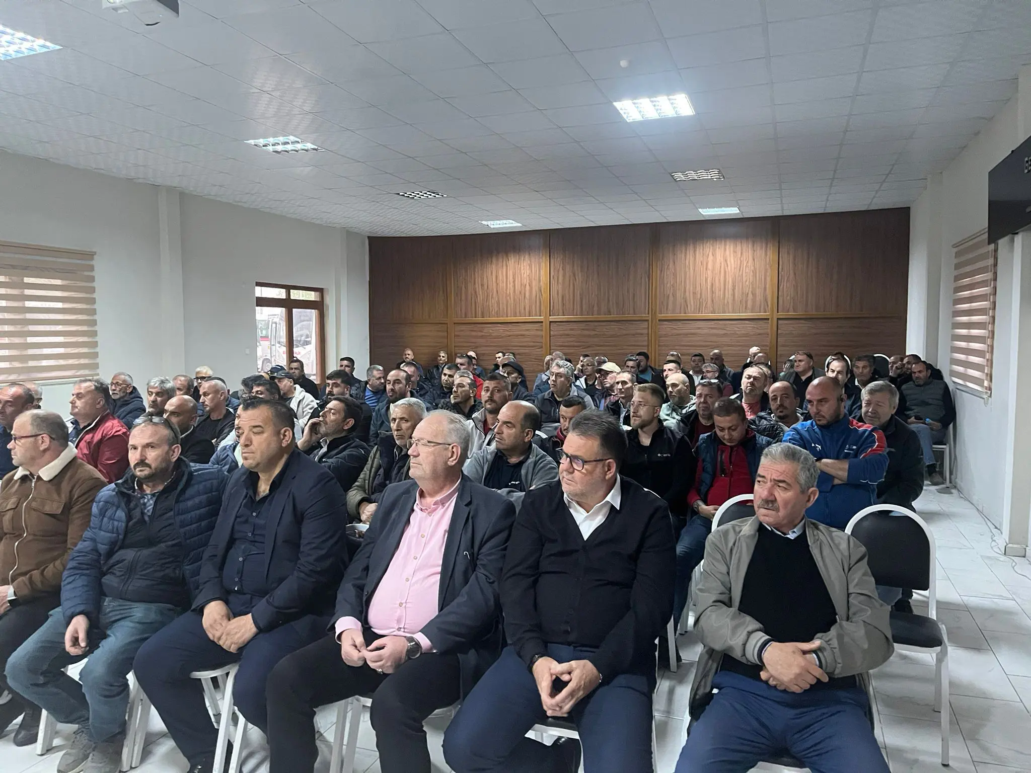 SERHAD BİRLİK ŞOFÖRLERİNE İLK YARDIM EĞİTİMİ galeri görseli